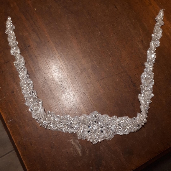 Wedding dress - Picture 9 of 11